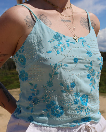 TOP BLEU À SEQUINS
